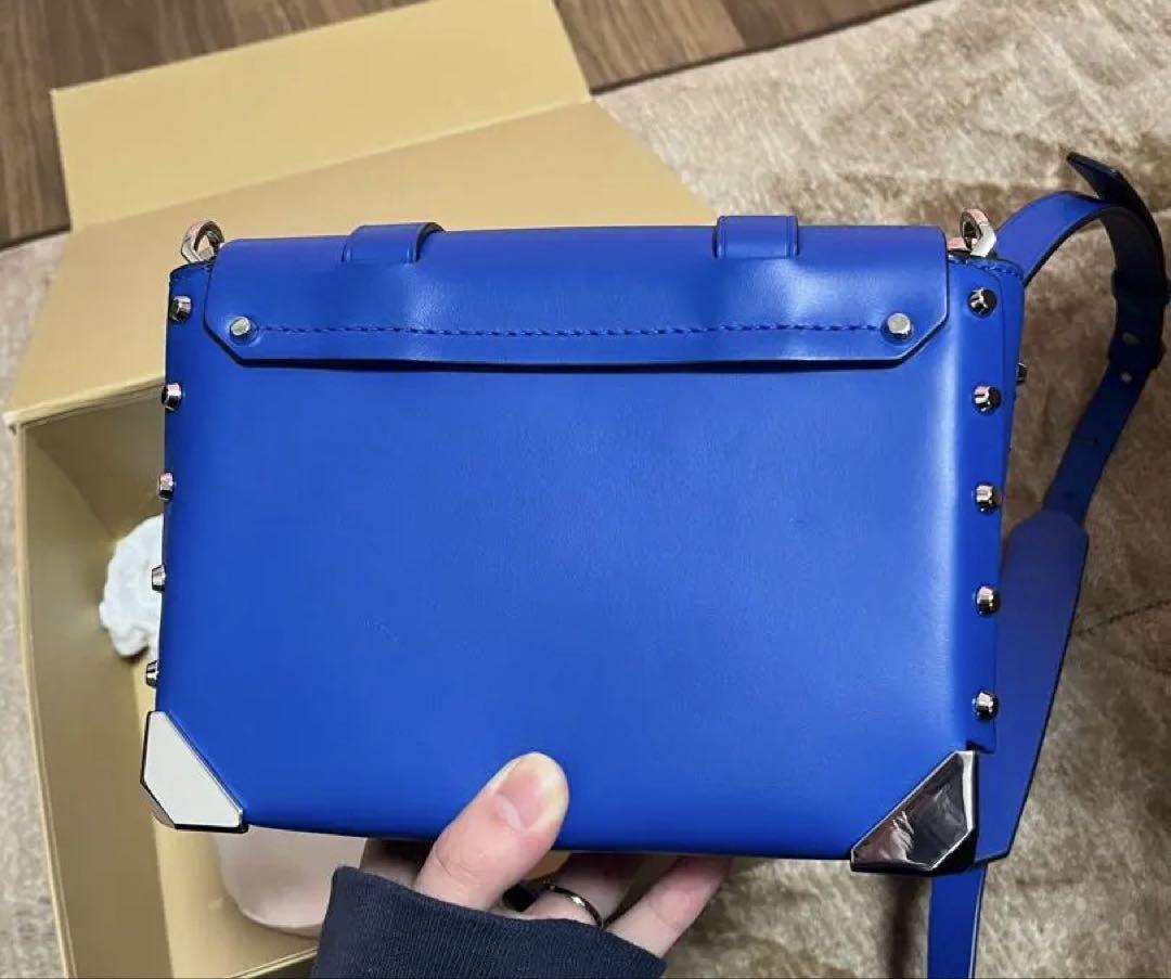 半額以下で買えるクーポン特集 Michael Kors Manhattan クロスボディバッグ ブルー バッグ