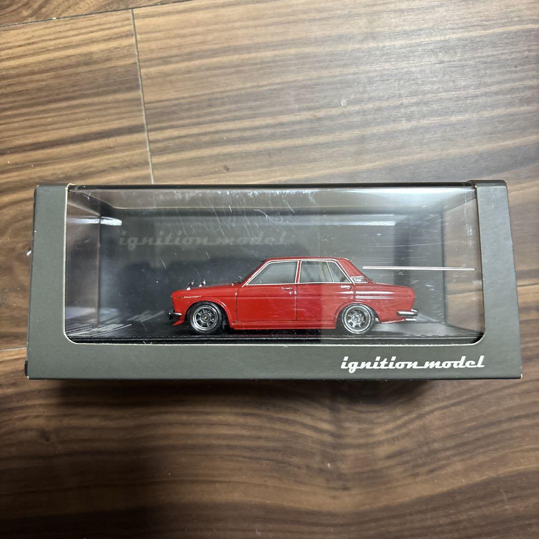 Datsun Bluebird SSS (P510) 赤