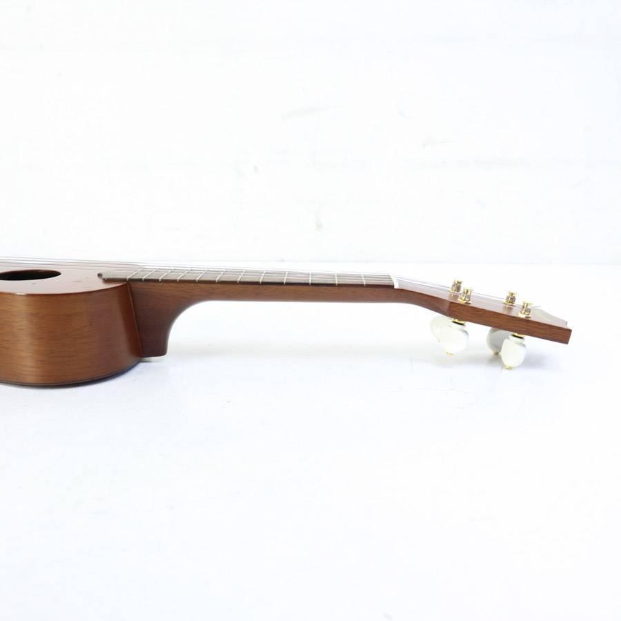 美品 フェイマス FS-6 ソプラノウクレレ 本体 マホガニー単板 ケース付き