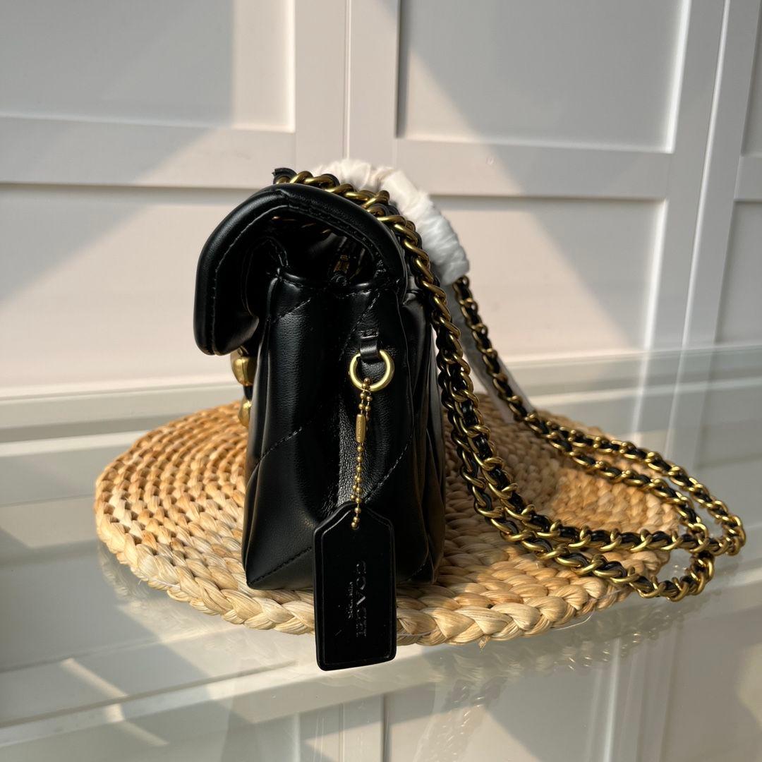 オリーブ色ファー付きジャケット オリーブ色ファー付きジャケット