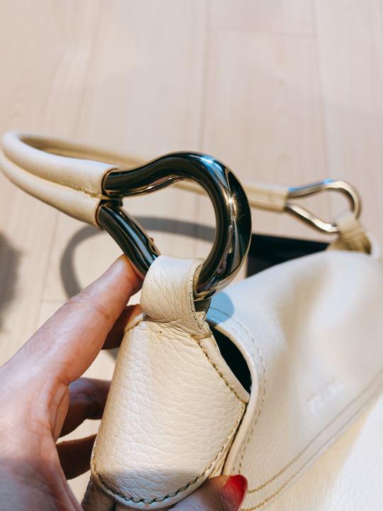 Black Prada Traveller Re-nylon Large Padded Shoulder Bag | PRADA