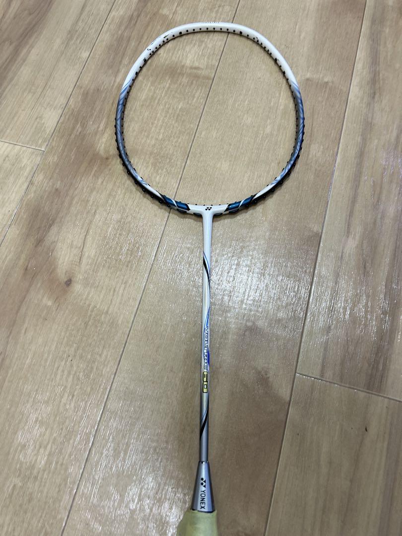 ヨネックス バドミントンラケット ボルトリック60