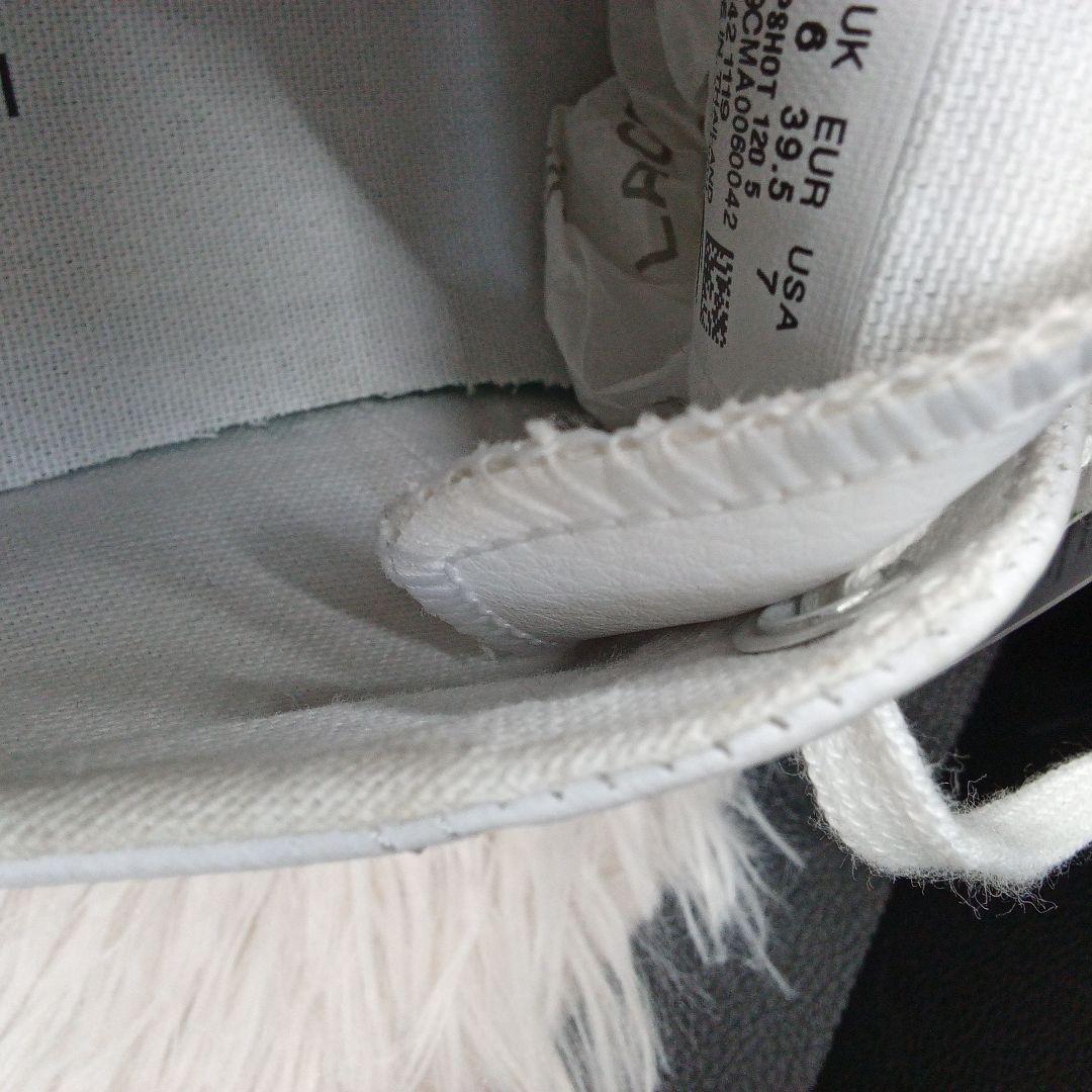新品☆LACOSTE ホワイトレザースニーカー24.5㎝〜25.0㎝（39.5）