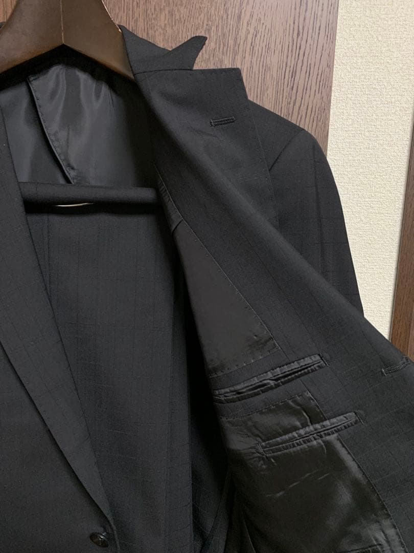 A6新品未使用!高級ニュージーランドウール100%ブラックシングルスーツ! A6新品未使用!高級ニュージーランドウール100%ブラックシングルスーツ!