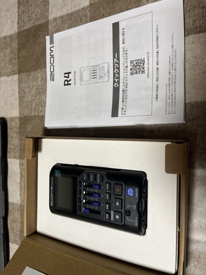 ZOOM R4 MultiTrak マルチトラックレコーダー