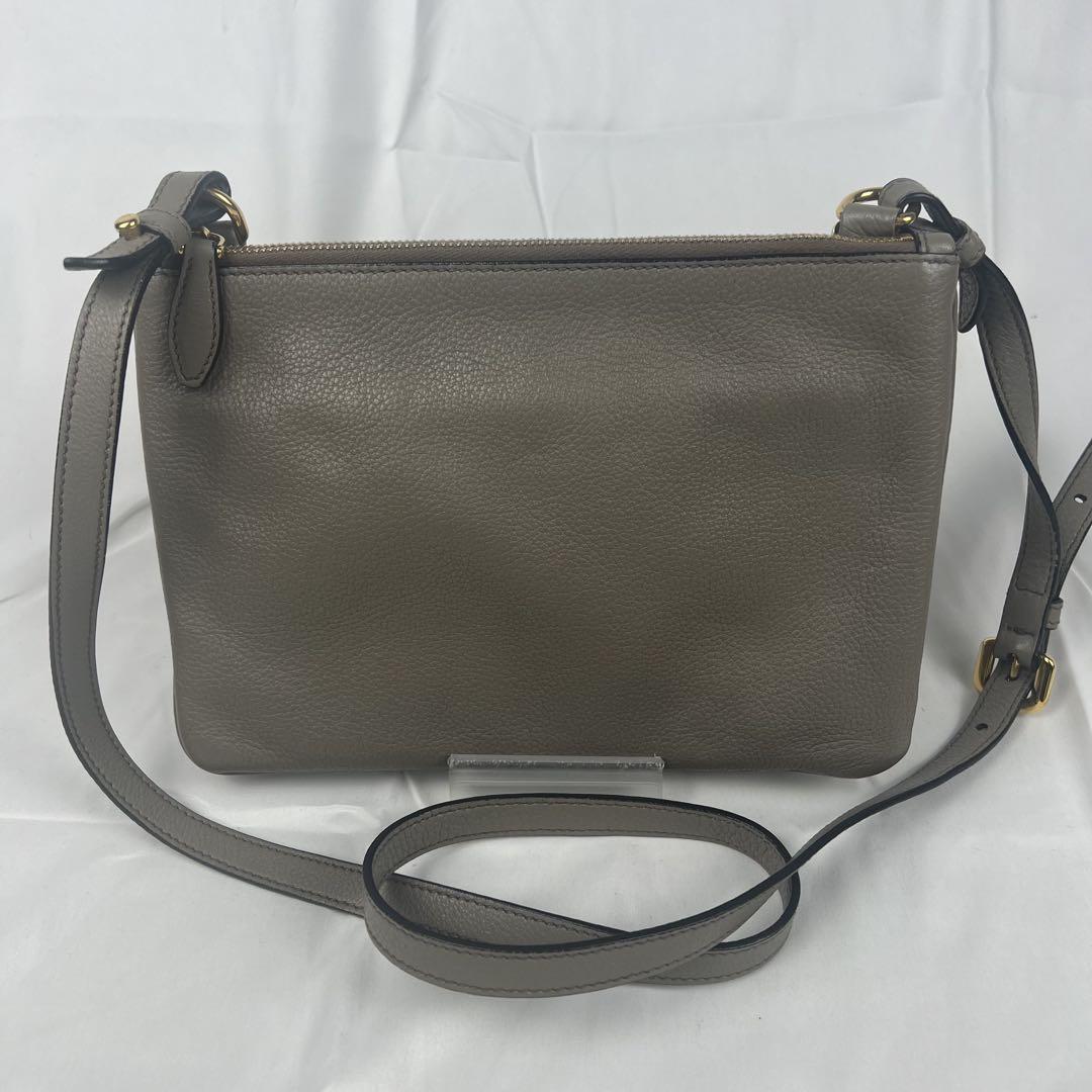 【極美品】PRADA プラダ ショルダーバッグ 斜め掛け レザー