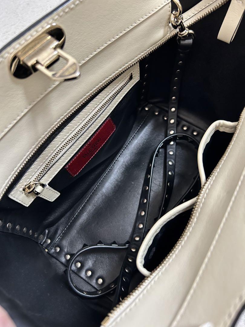 ★VALENTINO スタッズ付きハンドバッグ★