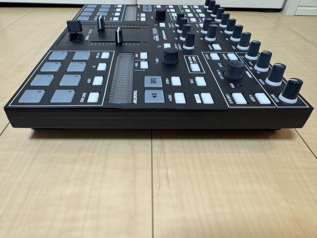 Novation Twitch DJ コントローラー