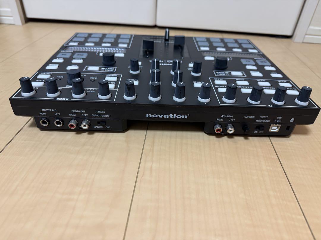 Novation Twitch DJ コントローラー