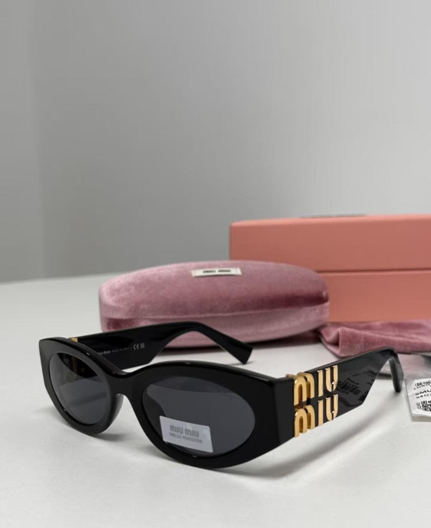 Miu Miu ブラック キャットアイ サングラス小物