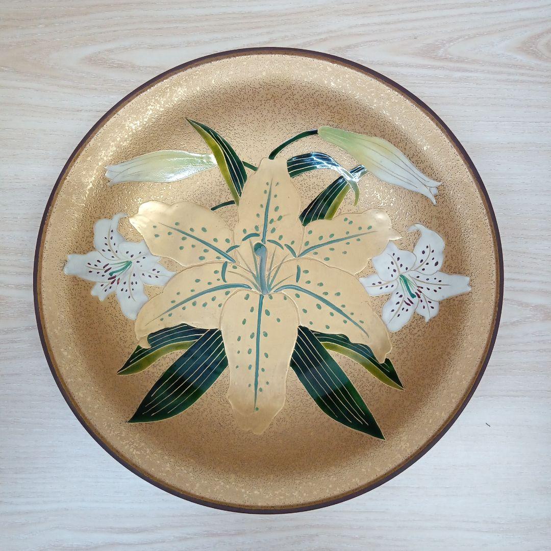 昭和天皇 御生誕百年記念 九谷焼 金襴手山百合の図飾皿 昭和天皇 御生誕百年記念 九谷焼 金襴手山百合の図飾皿 - メルカリ