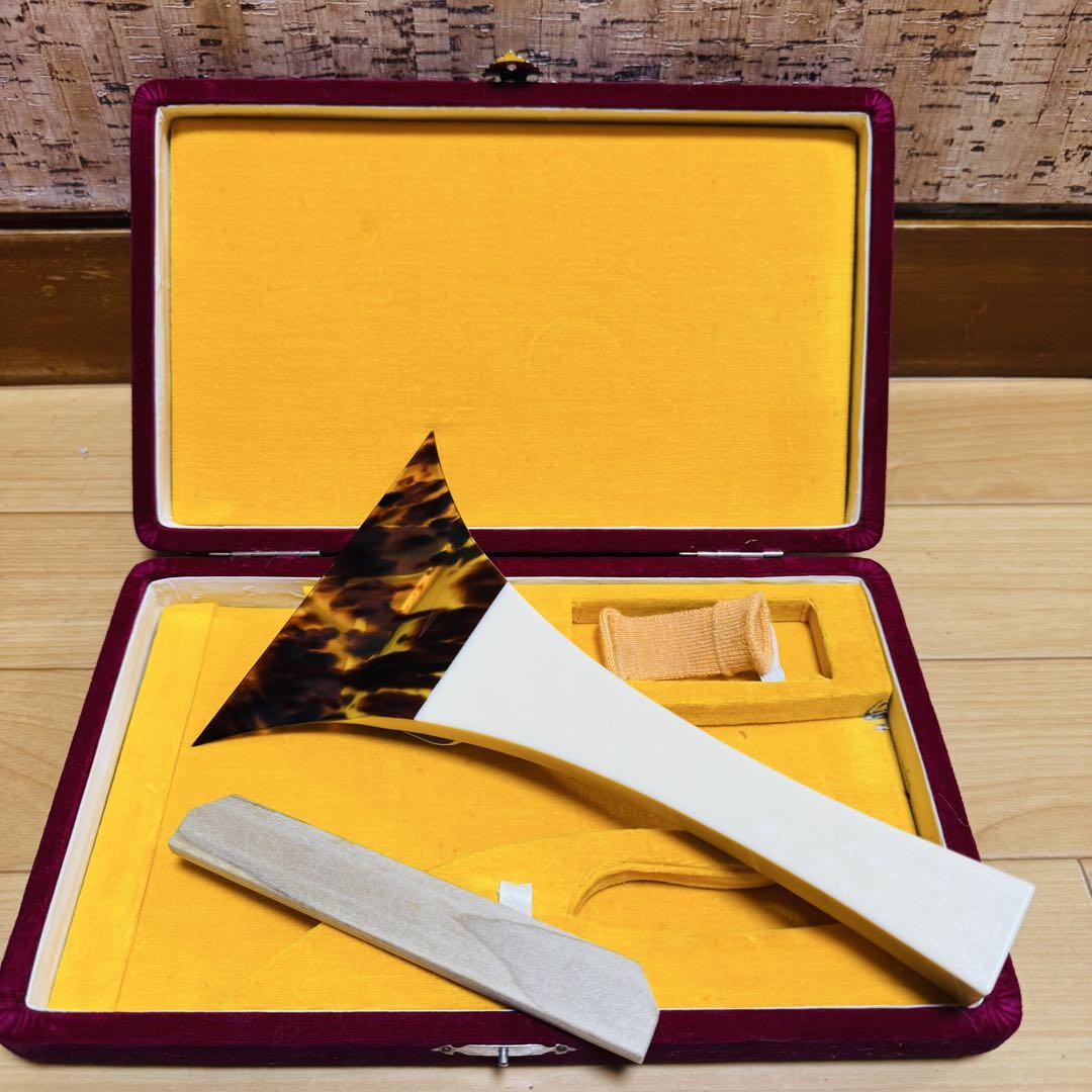 状態良好　先端欠けなし　三味線　津山撥　バチ　天然素材　開き約13cm　地唄 美品 先端欠けなし 三味線 津山撥 バチ 天然素材 開き約13.6cm