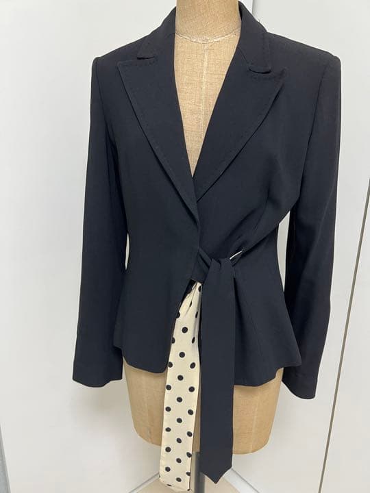 MaxMara ウエストライン絞れるスタイルアップ テーラードジャケット