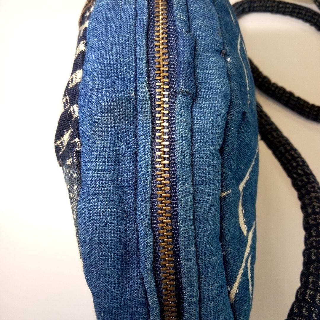 円形ショルダーバッグ　パッチワーク・うさぎ型抜・ハンドメイド・型染・絣・藍染