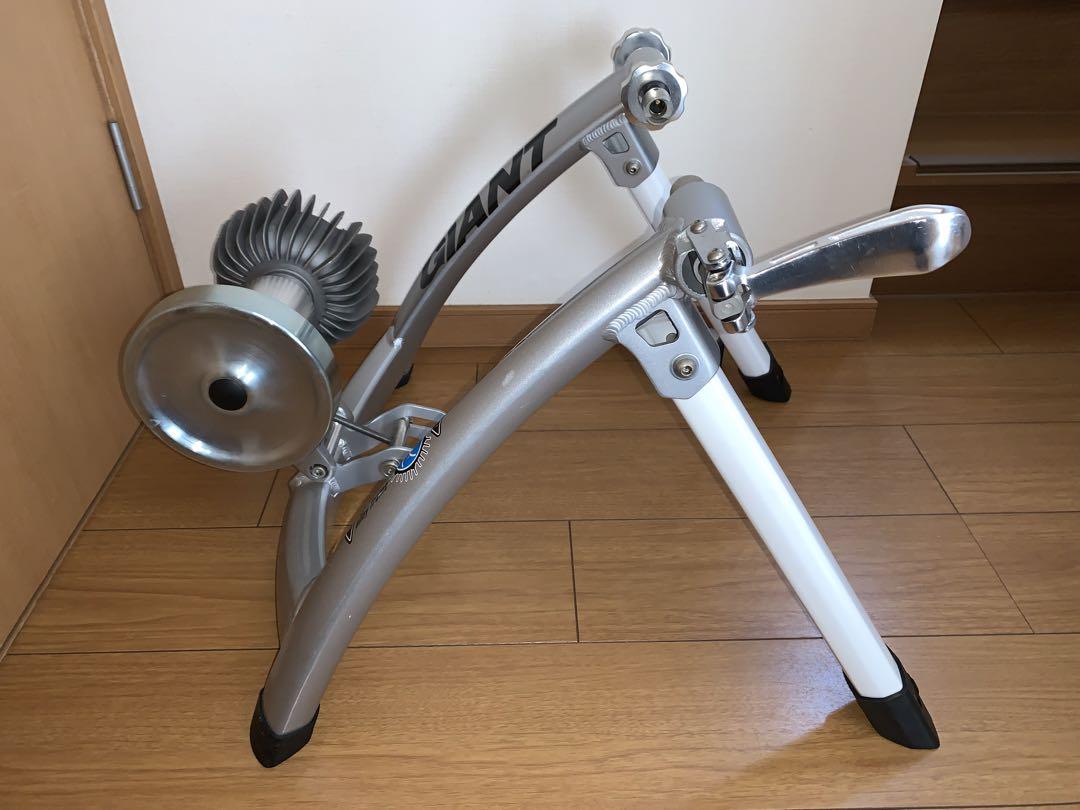 Indoor cycling trainer for winter sessions, featuring fluid