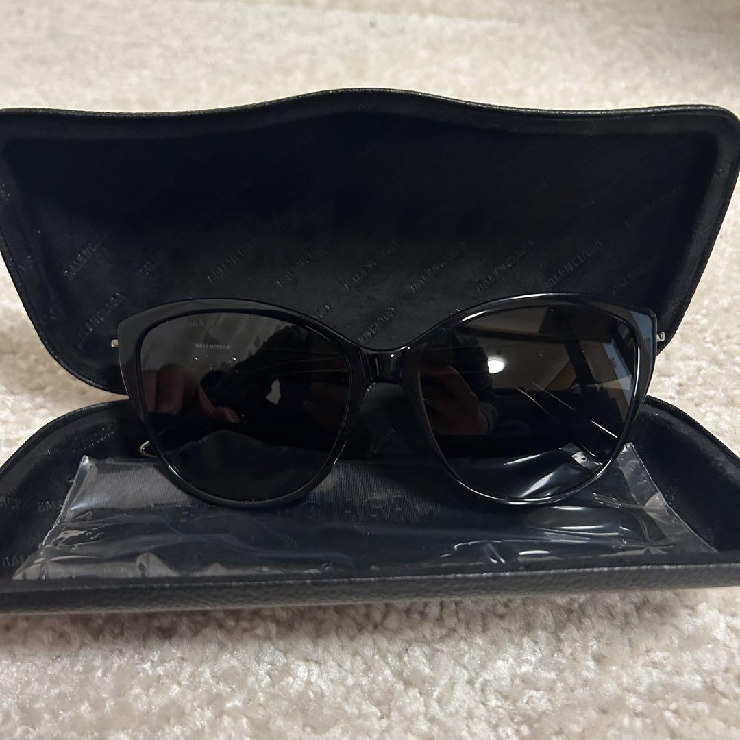 BALENCIAGA キャットアイ サングラス