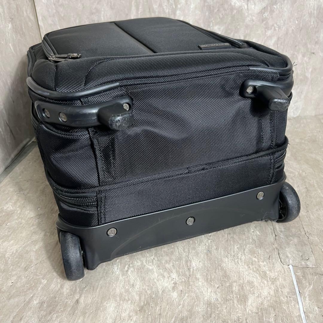 極美品 Samsoniteサムソナイト キャリーバッグ 機内持込 2輪 3層 極美品 Samsoniteサムソナイト キャリーバッグ 機内持込 2輪 3層