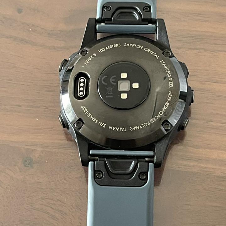 ガーミン Garmin fenix 5 Sapphire BLKチャージングケーブル