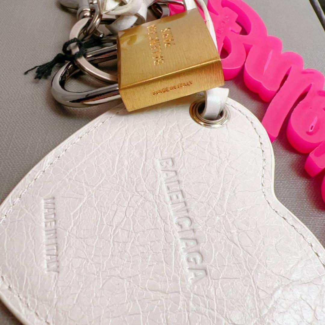 早い者勝ち!】BALENCIAGA ロゴ ラバーキーホルダー