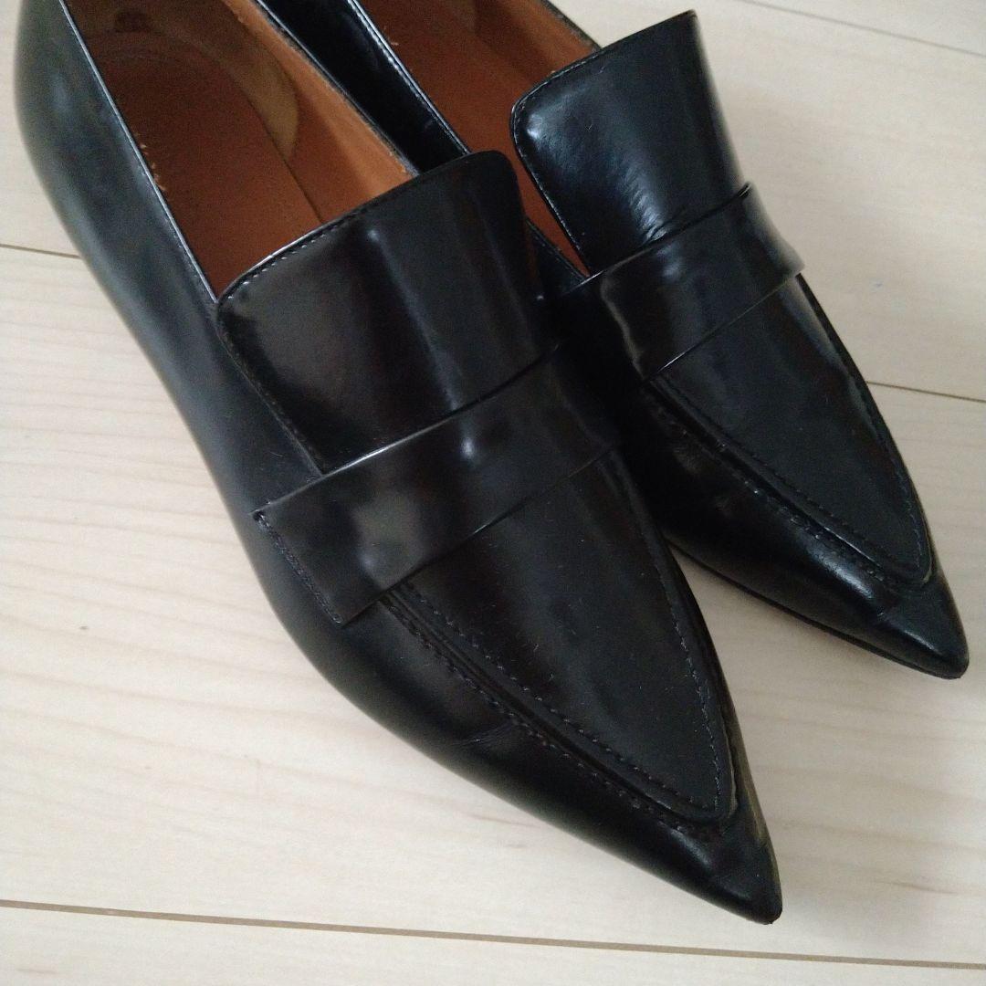 CELINE 黒レザー ポインテッドトゥ ローファー 36