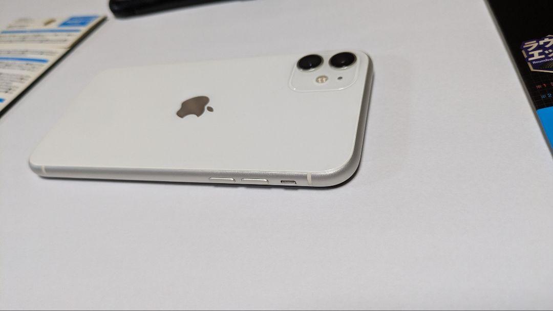 Apple iPhone 11 ホワイト　82%