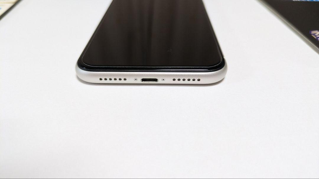 Apple iPhone 11 ホワイト　82%
