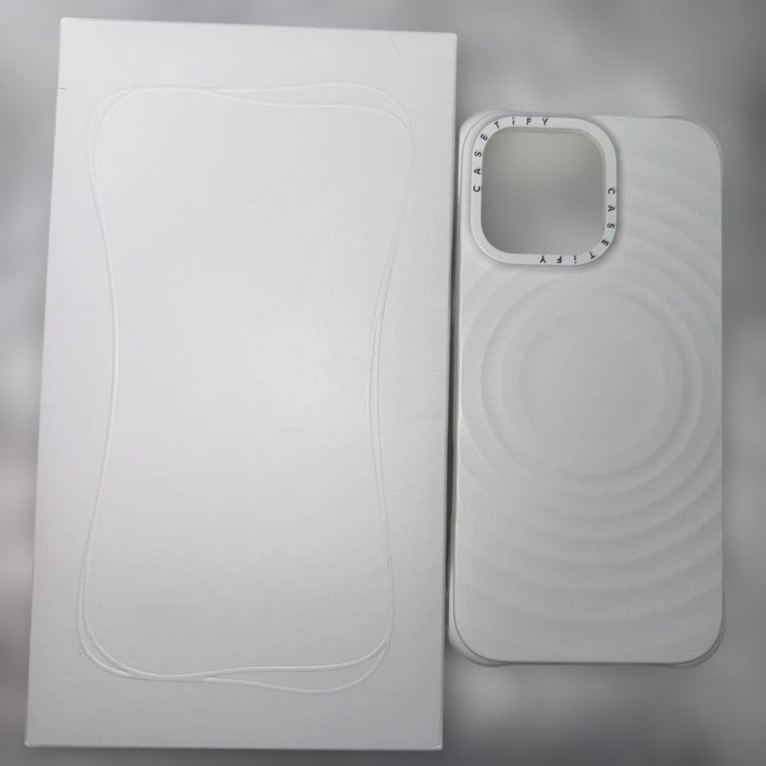 ケースティファイ 白 ウエーブ シリコン スマホケース megsafe