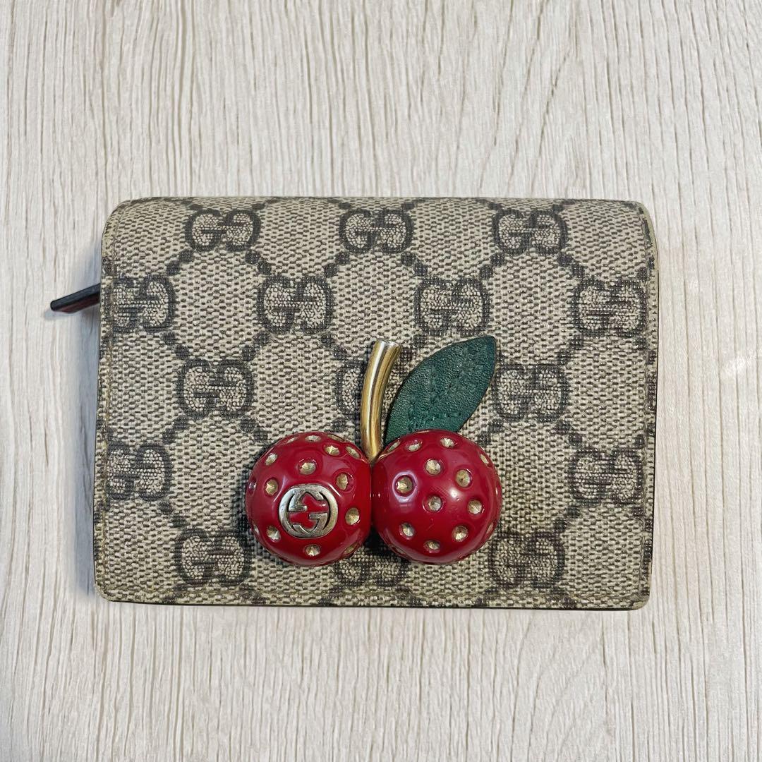 GUCCI 二つ折り財布 チェリー さくらんぼ 装飾 ピンク