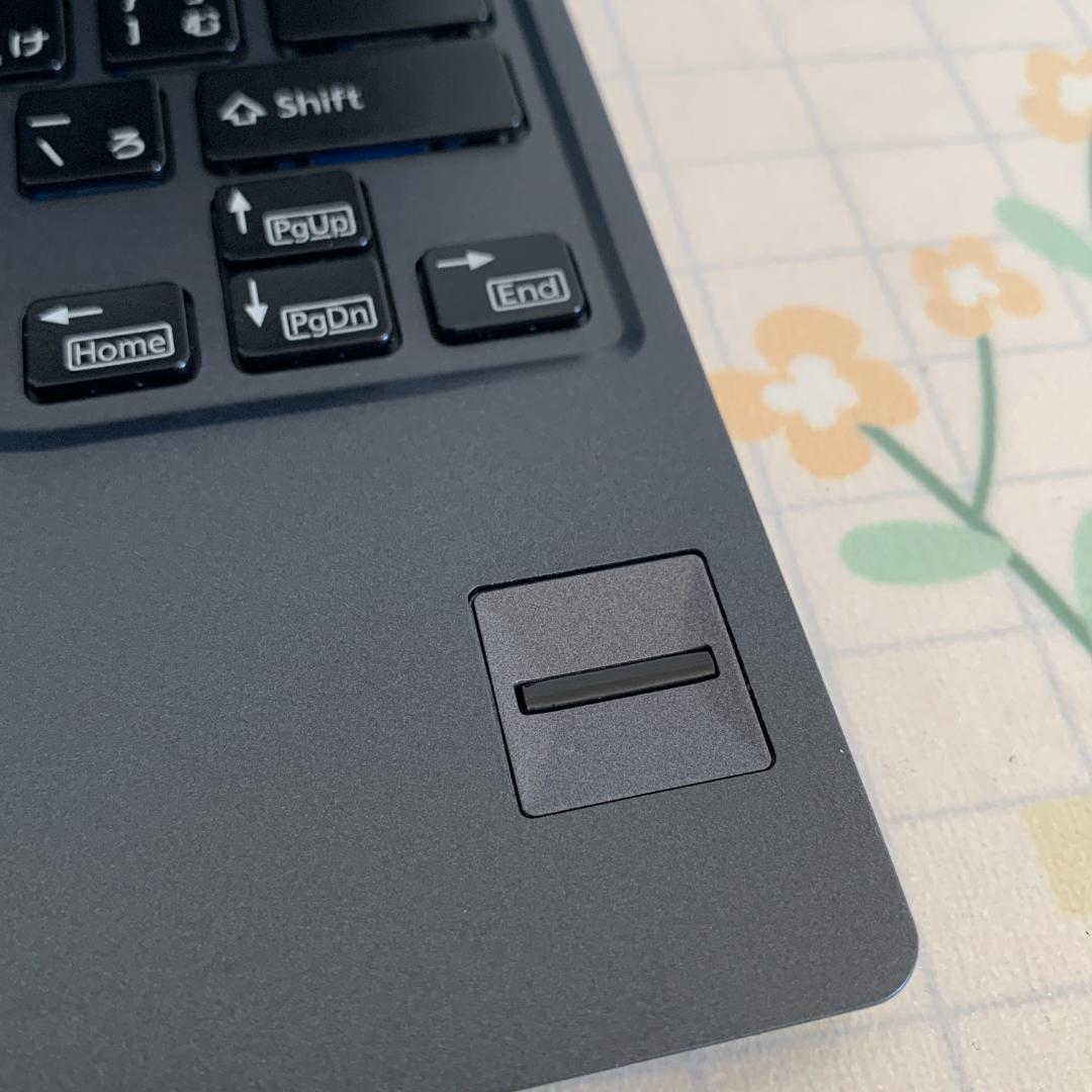 F03B【超軽量】フルHD/Core-i5第7世代/20GB/SSD256G z