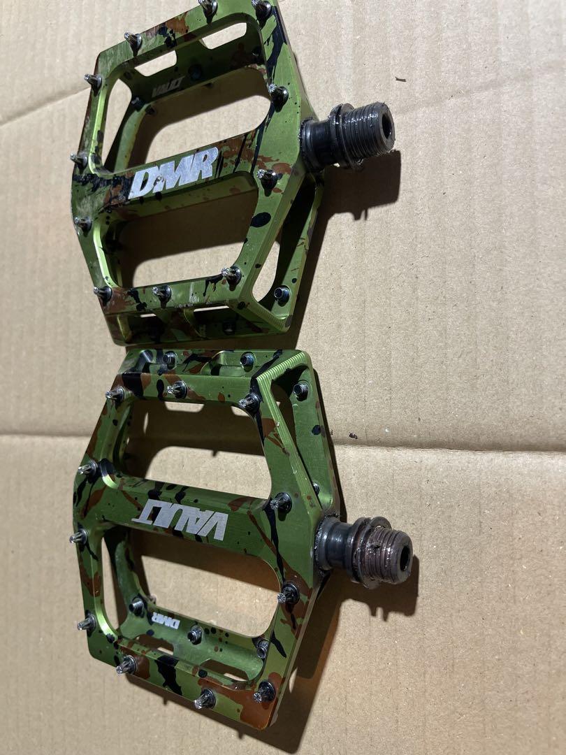DMR VAULT ペダル 迷彩