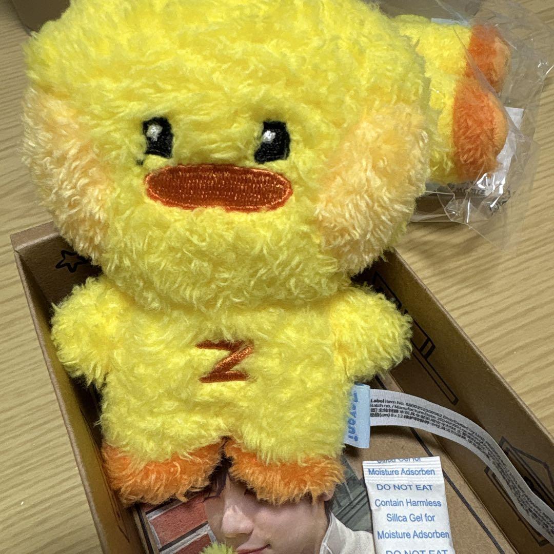 ZB1 ゼベワン　トレカ テニニ ぬいぐるみ　テレ　zeroni 箱 ZB1 ゼベワン トレカ テニニ ぬいぐるみ テレ zeroni 箱 - メルカリ