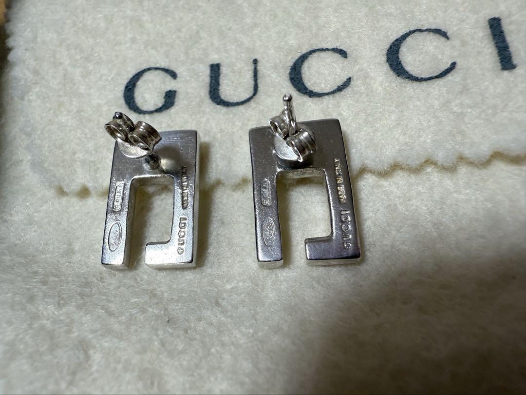 GUCCI シルバー ロゴ ピアス　SV925