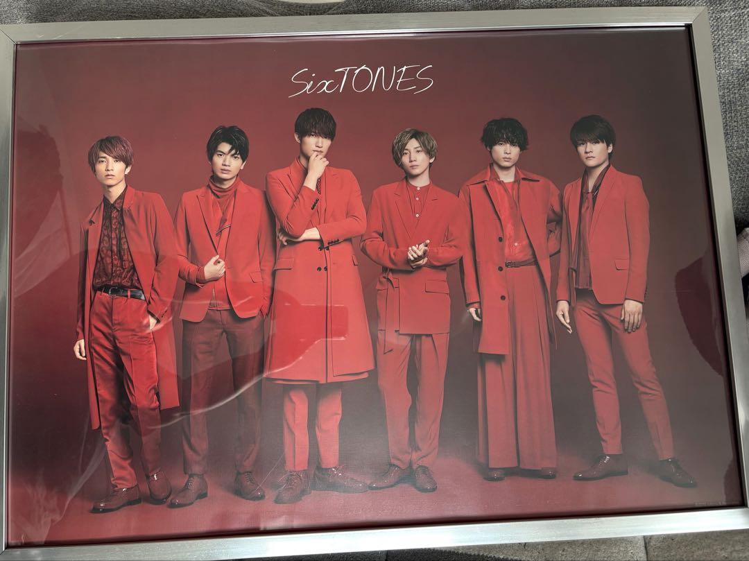 SixTONES 　公式B2サイズポスター 額入り】SixTONES ポスター'20夏 B2サイズ - メルカリ