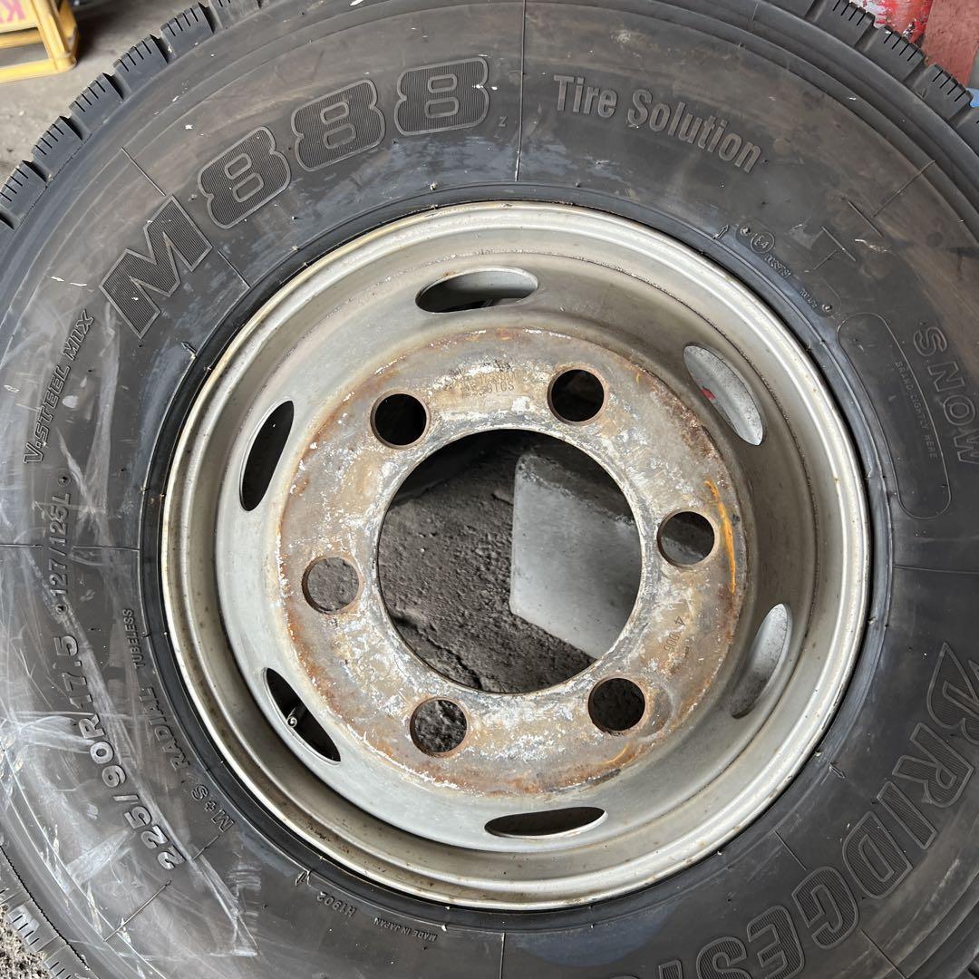 M888！225/90R17.5！超バリ山ホイール付き！1本のみ！4tトラック！