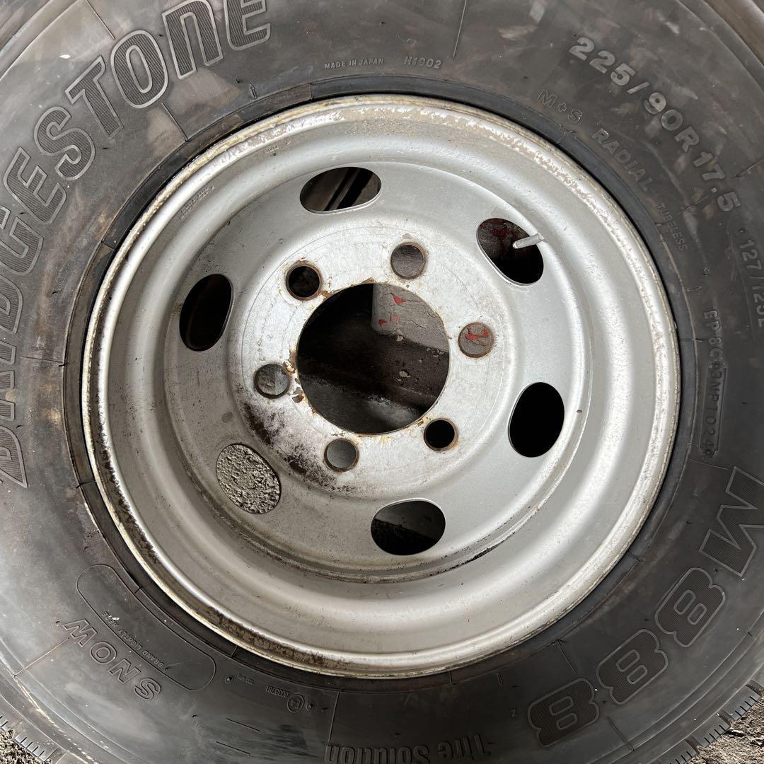 M888！225/90R17.5！超バリ山ホイール付き！1本のみ！4tトラック！