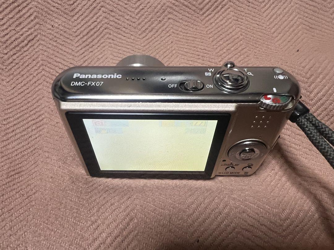 Panasonic パナソニック　LUMIX DMC-FX07 デジタルカメラ