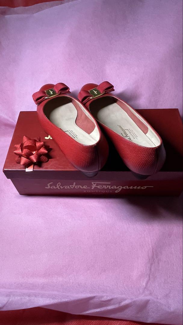 Salvatore Ferragamo ヴァラ リザード6.5Ｃ約24.5cm
