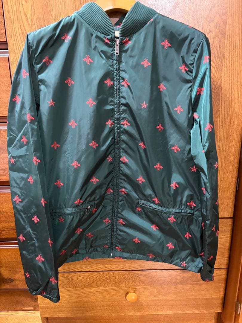 GUCCI フード付きパーカー蜂 プリントグリーン 12 MM GUCCI