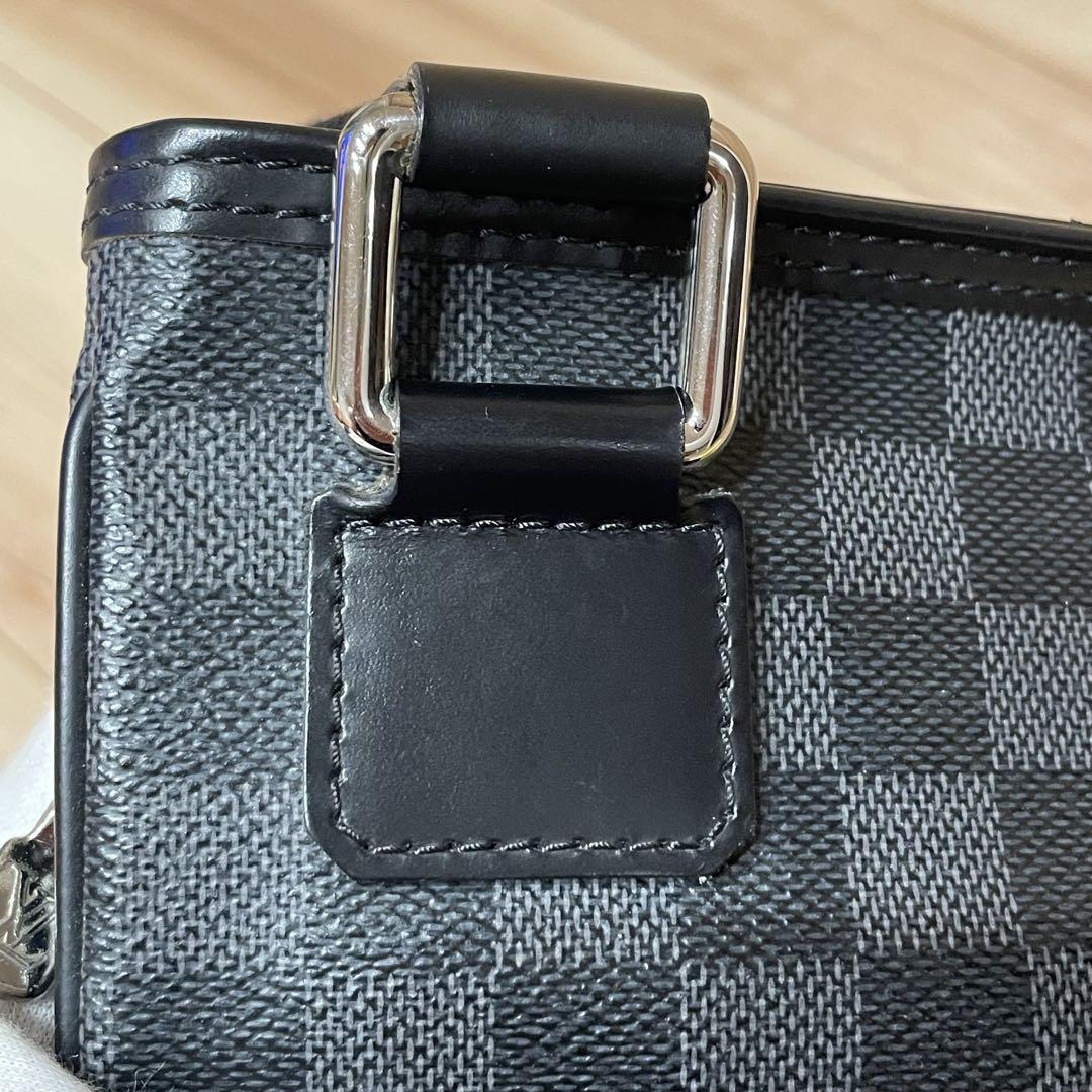 【匿名発送】LOUIS VUITTON ダミエグラフィット トマス ショルダー