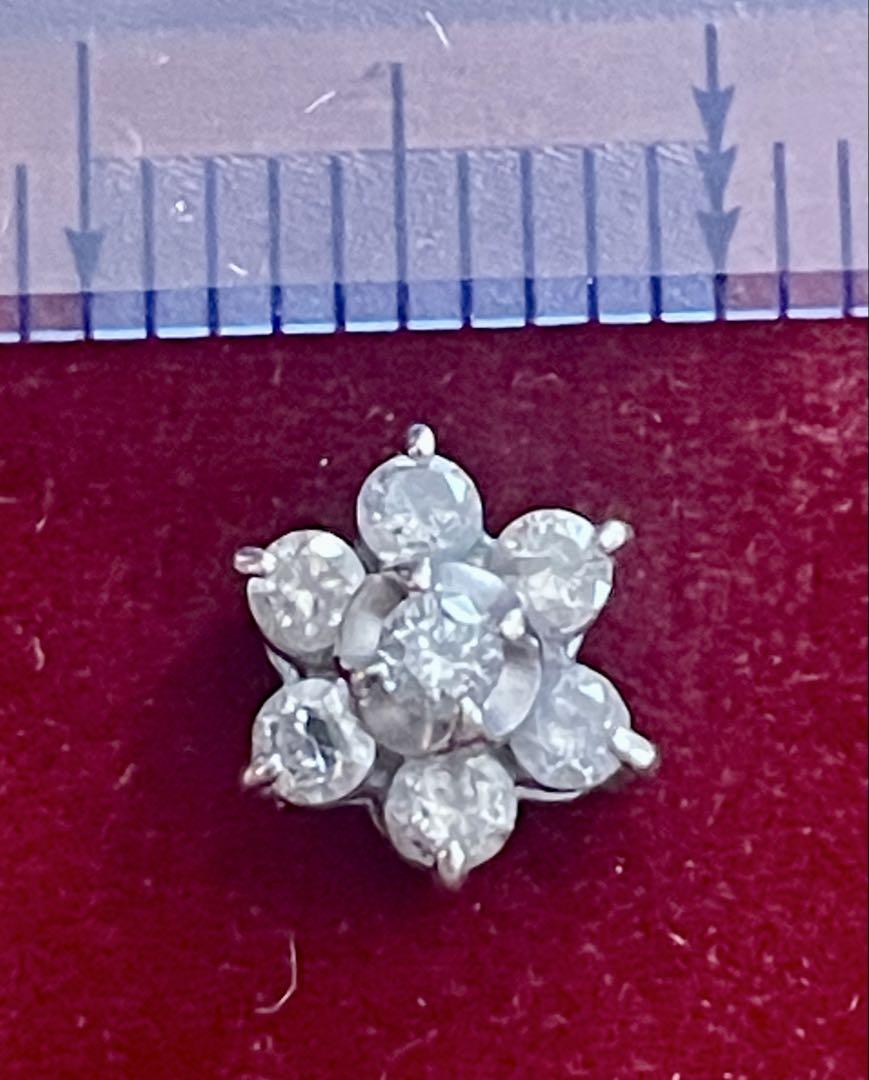 k14WG トップ　フラワーダイヤモンド0.20ct