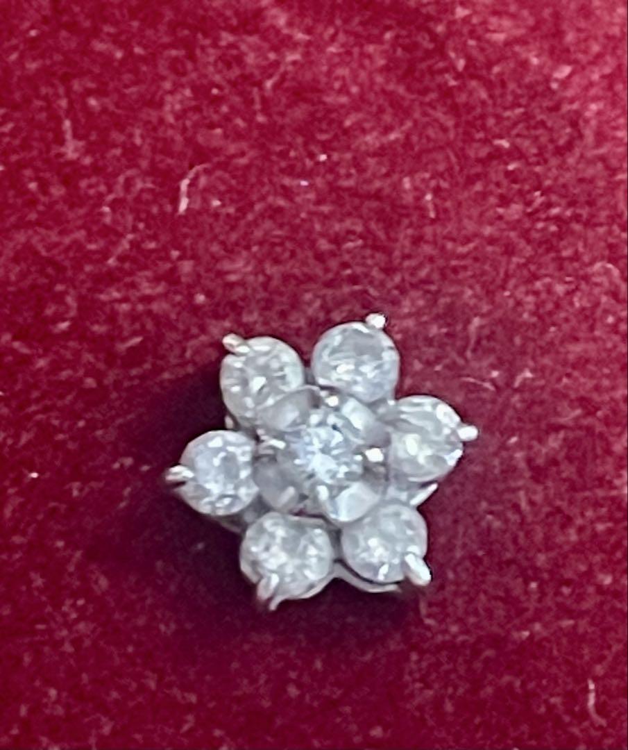k14WG トップ　フラワーダイヤモンド0.20ct