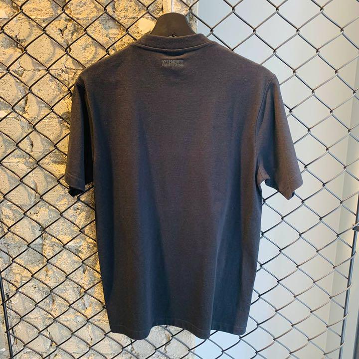 新品、未使用 VETEMENTS ヴェトモン Tシャツ メンズ 半袖 ブラック XS ...