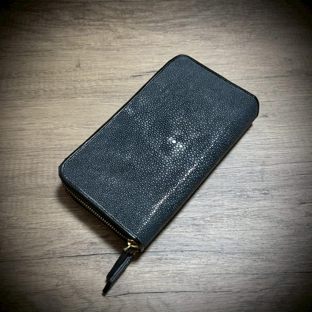 圧倒的な収納力 スティングレイ ダブルファスナー 長財布 ガルーシャ ブラック