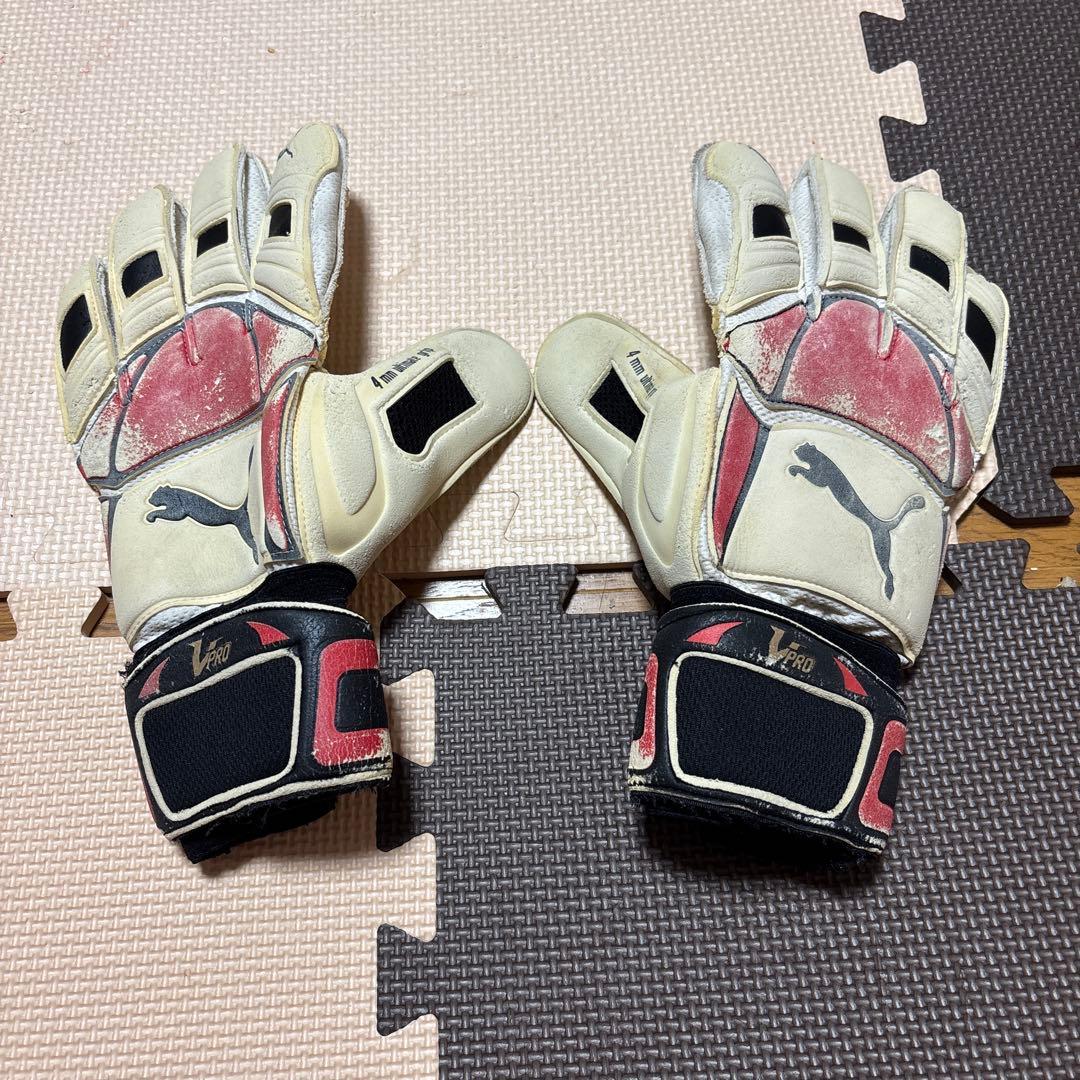 【最終値下げ】海外限定カラー vコンストラクト プーマ ゴールキーパーグローブ 最終値下げ】海外限定カラー vコンストラクト プーマ ゴール