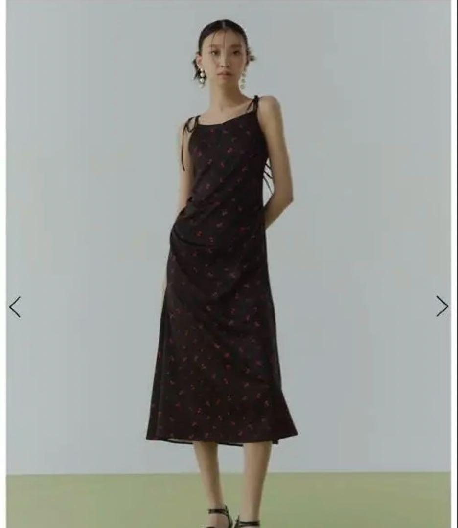 eimy istoire cherry patternキャミワンピース　ブラックワンピース