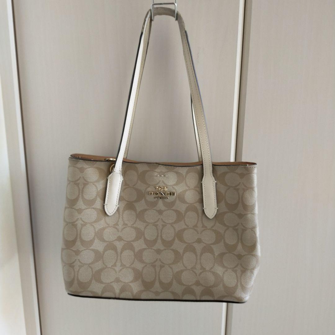 男の子向けプレゼント集結 COACH ベージュ メルカリ - ロゴトートバッグ バッグ
