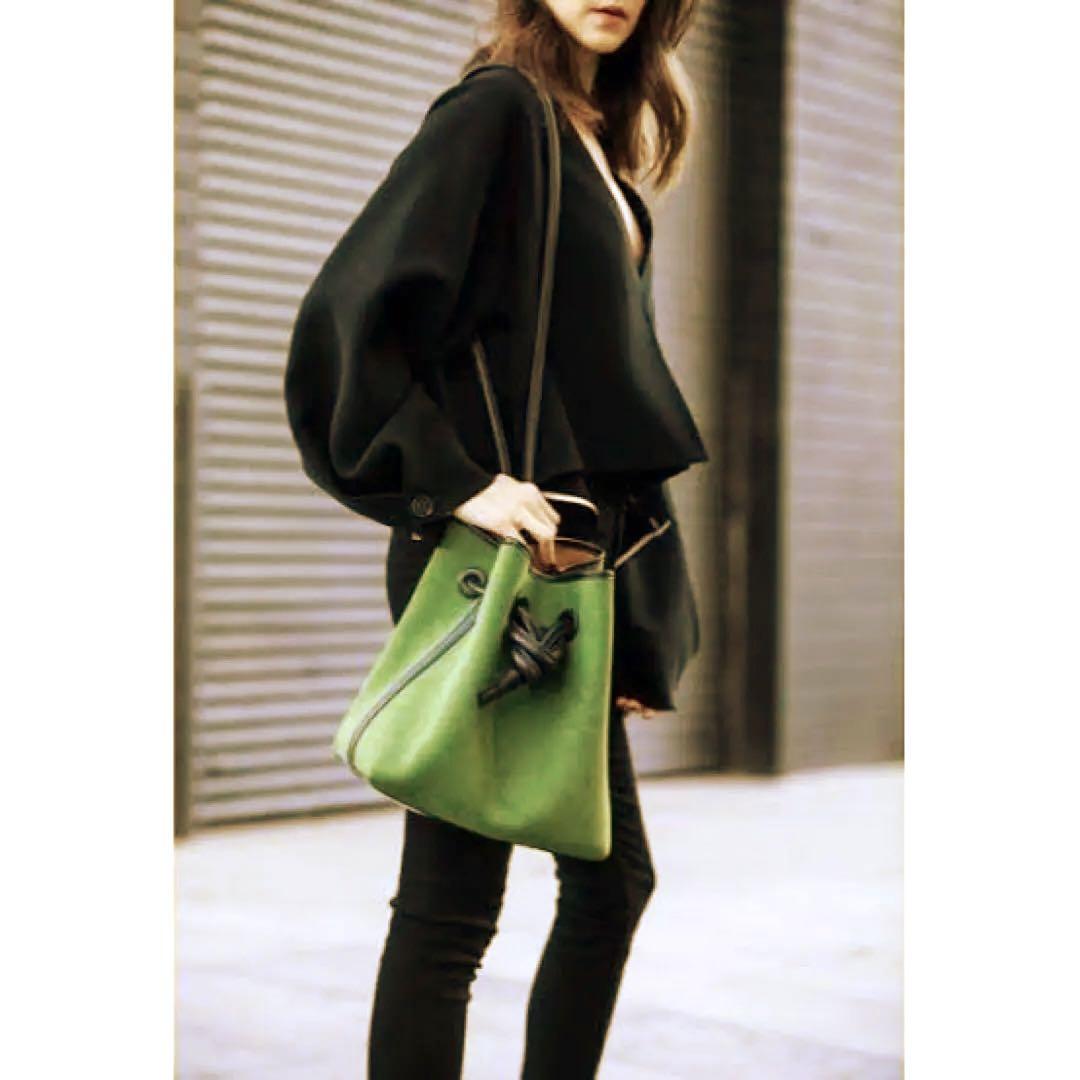 セール】PRADA 三角ロゴ レースアップスニーカー ギフト包装可