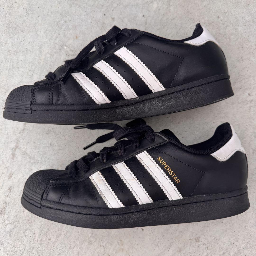 adidas アディダス SUPERSTAR スーパースター スニーカー　黒　白