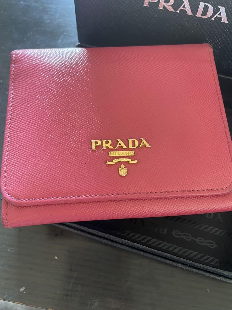 PRADA 三つ折財布