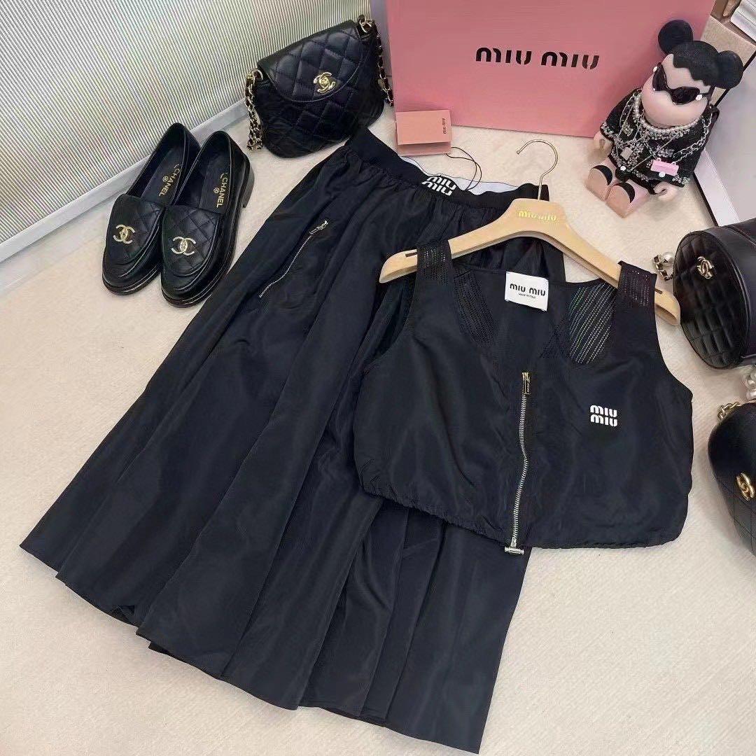 ✳️人気新作 新品 Miu Miuミュウミュウ　トップス